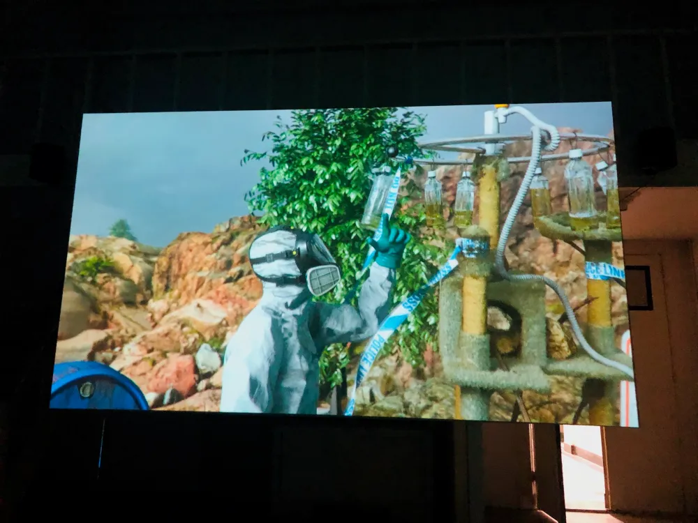 Rustan Söderling's video expedition 'Let me speak to the driver'.