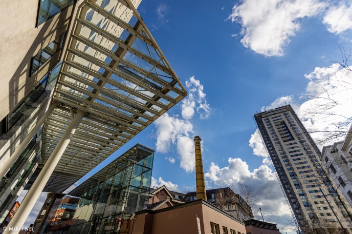 a tall building in a city