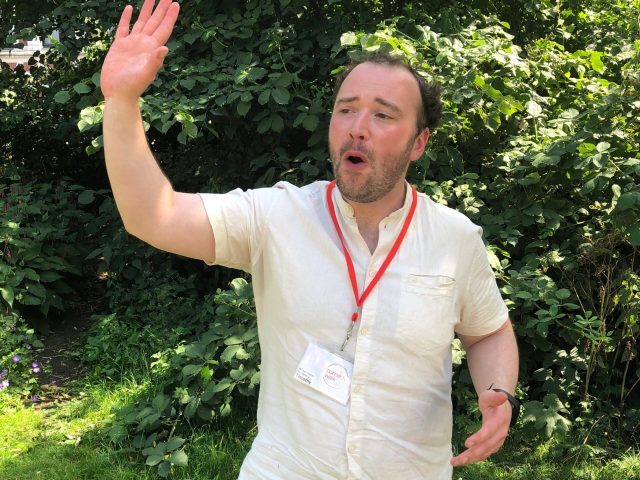 Comedian Timothy Guiney Stand-up comedian Timothy Guiney - Comedy Walks