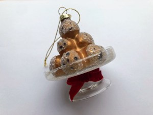Traditional Dutch food Christmas tree ornaments: oliebollen