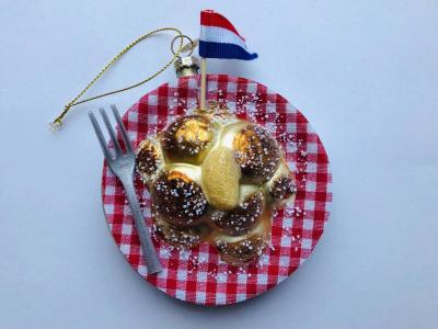 Traditional Dutch Food Christmas tree ornament: poffertjes