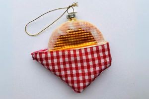 Traditional Dutch food Christmas tree ornament: stroopwafel