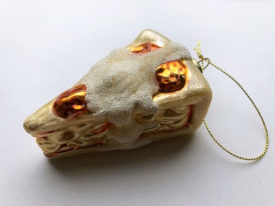 Traditional Dutch food Christmas ornaments: appeltaart met slagroom